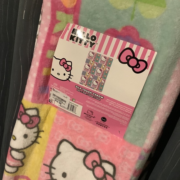 Hello Kitty blanket - Picture 3 of 3